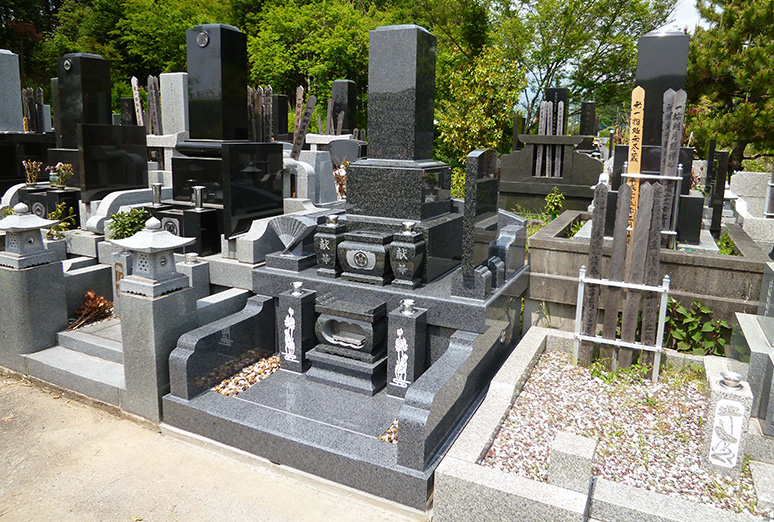 和形墓石の事例